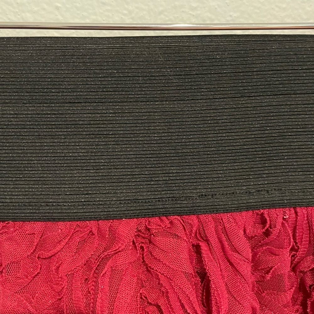 Stoosh vintage goth red rose skirt with black elastic waistband. Size L… - Picture 3 of 5